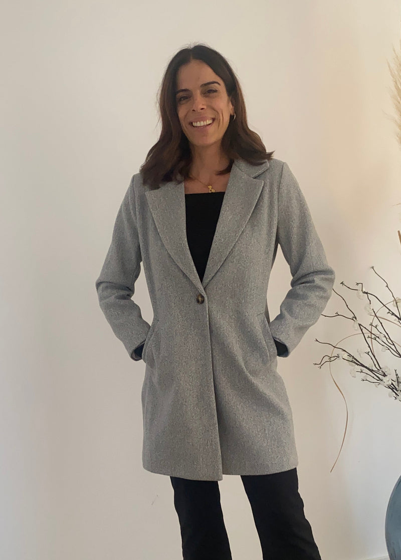 Abrigo Grey