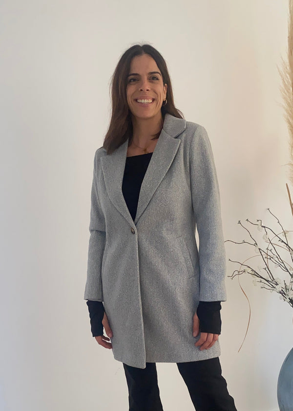 Abrigo Grey
